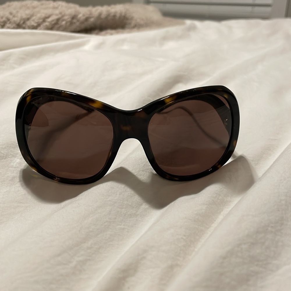 Prada Sunglasses - Picture 5 of 7